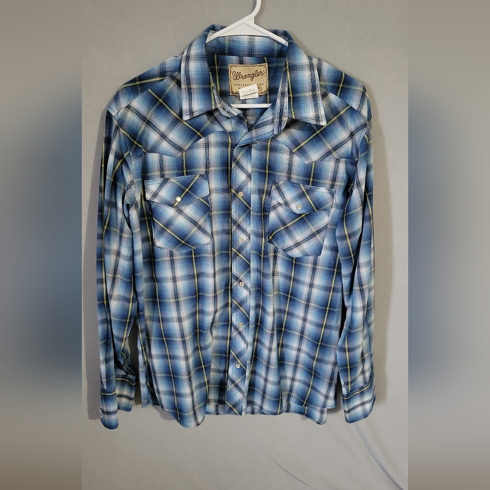 Wrangler pearl snap plaid shirt